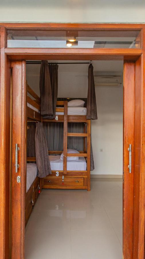 Zentiga Surf Hostel Canggu Zewnętrze zdjęcie