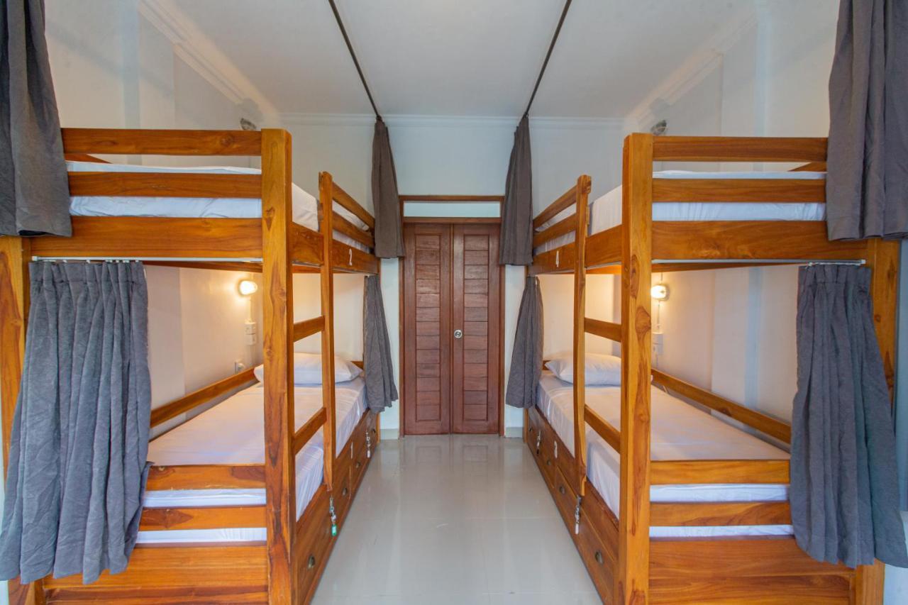 Zentiga Surf Hostel Canggu Zewnętrze zdjęcie