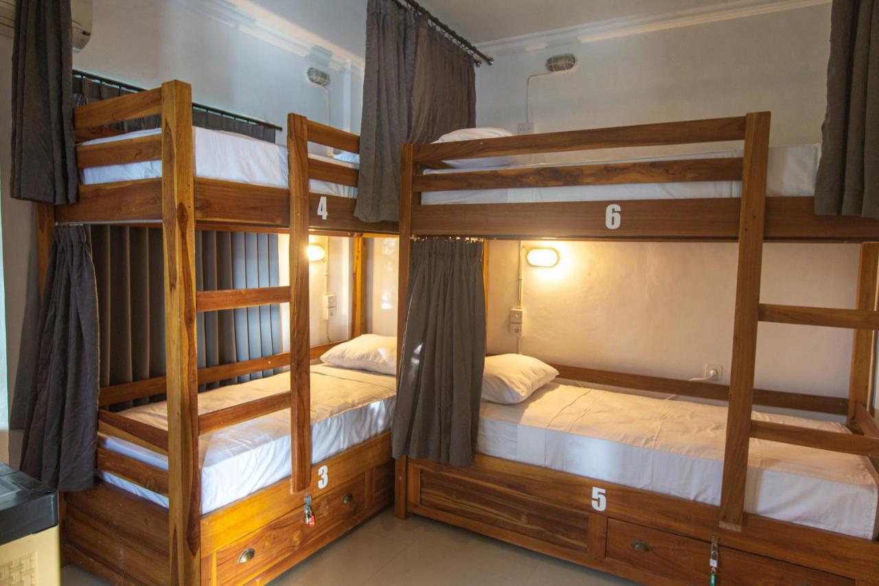 Zentiga Surf Hostel Canggu Zewnętrze zdjęcie