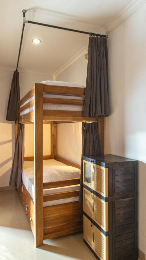 Zentiga Surf Hostel Canggu Zewnętrze zdjęcie