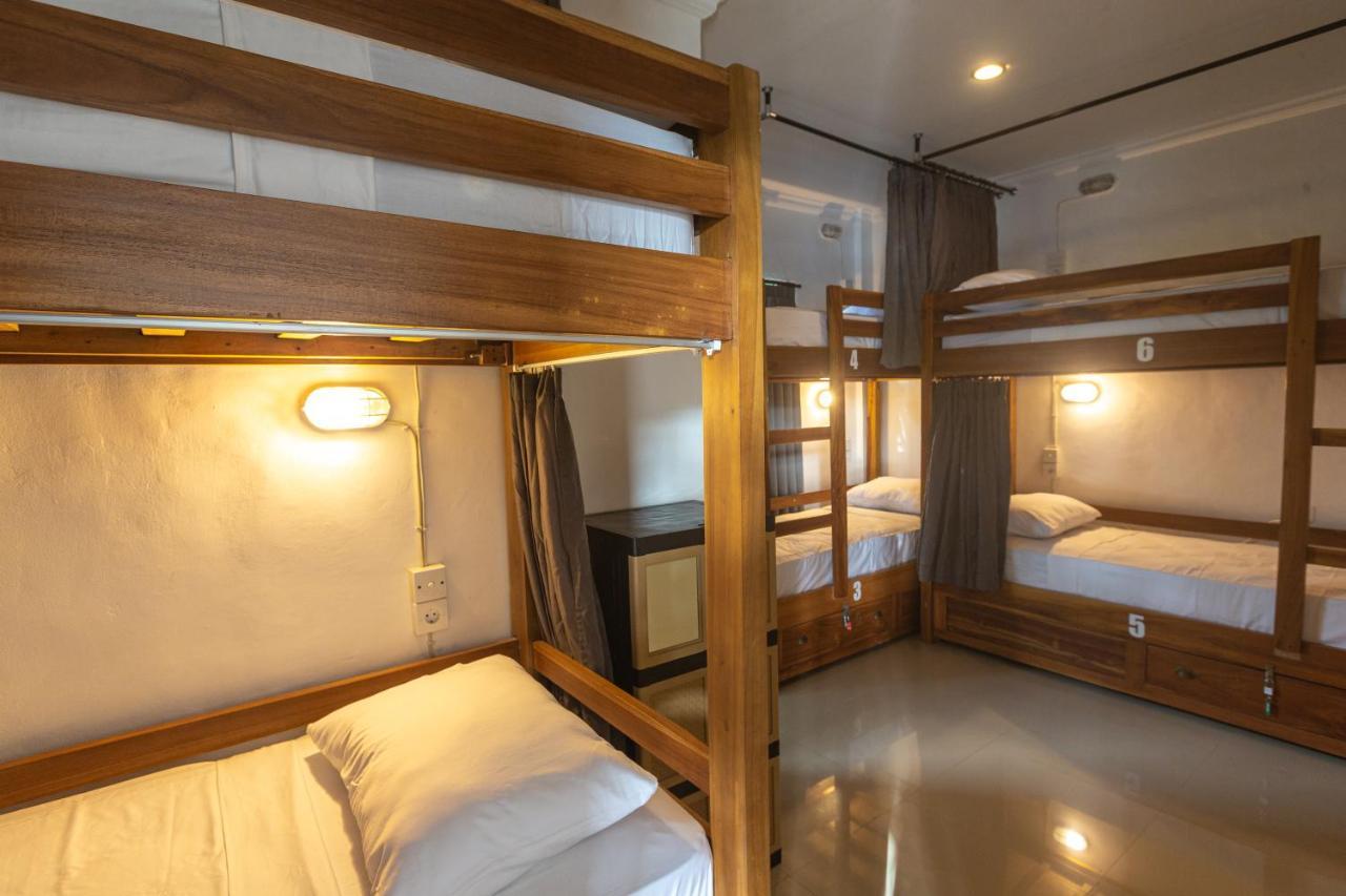 Zentiga Surf Hostel Canggu Zewnętrze zdjęcie