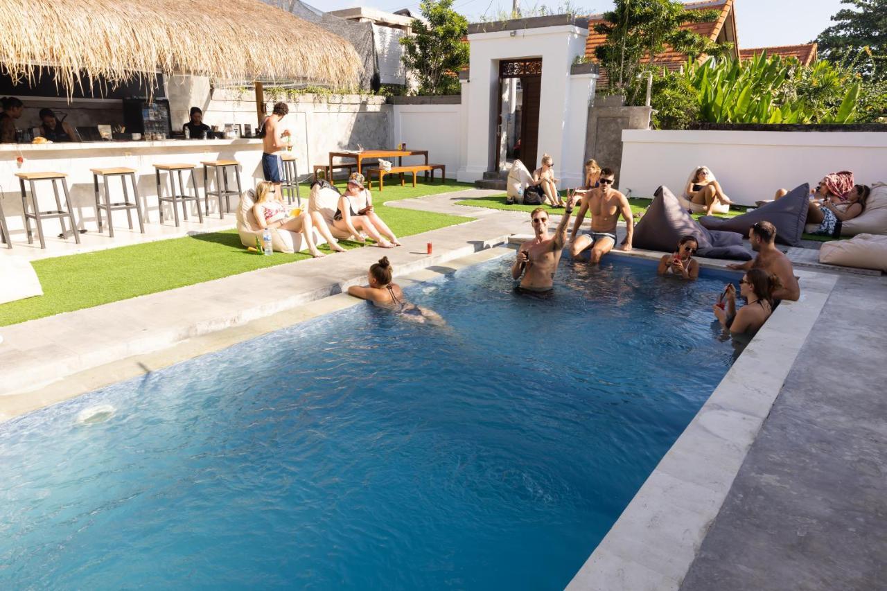 Zentiga Surf Hostel Canggu Zewnętrze zdjęcie