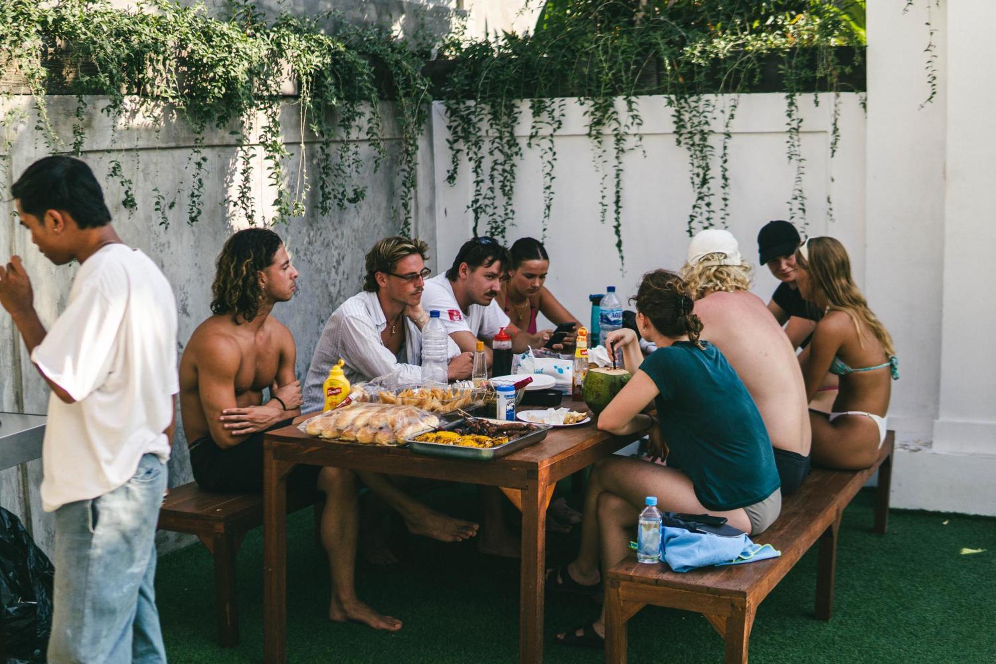 Zentiga Surf Hostel Canggu Zewnętrze zdjęcie