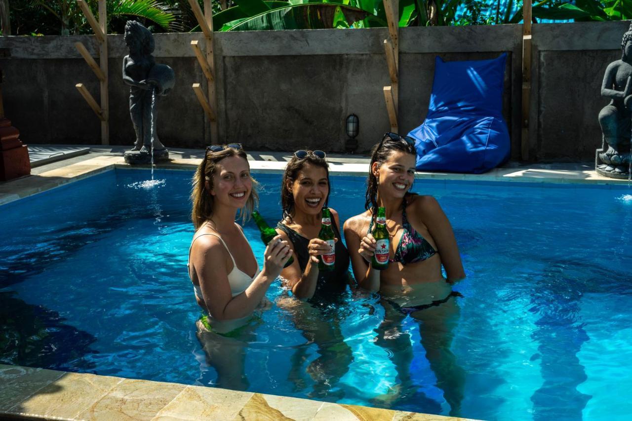 Zentiga Surf Hostel Canggu Zewnętrze zdjęcie